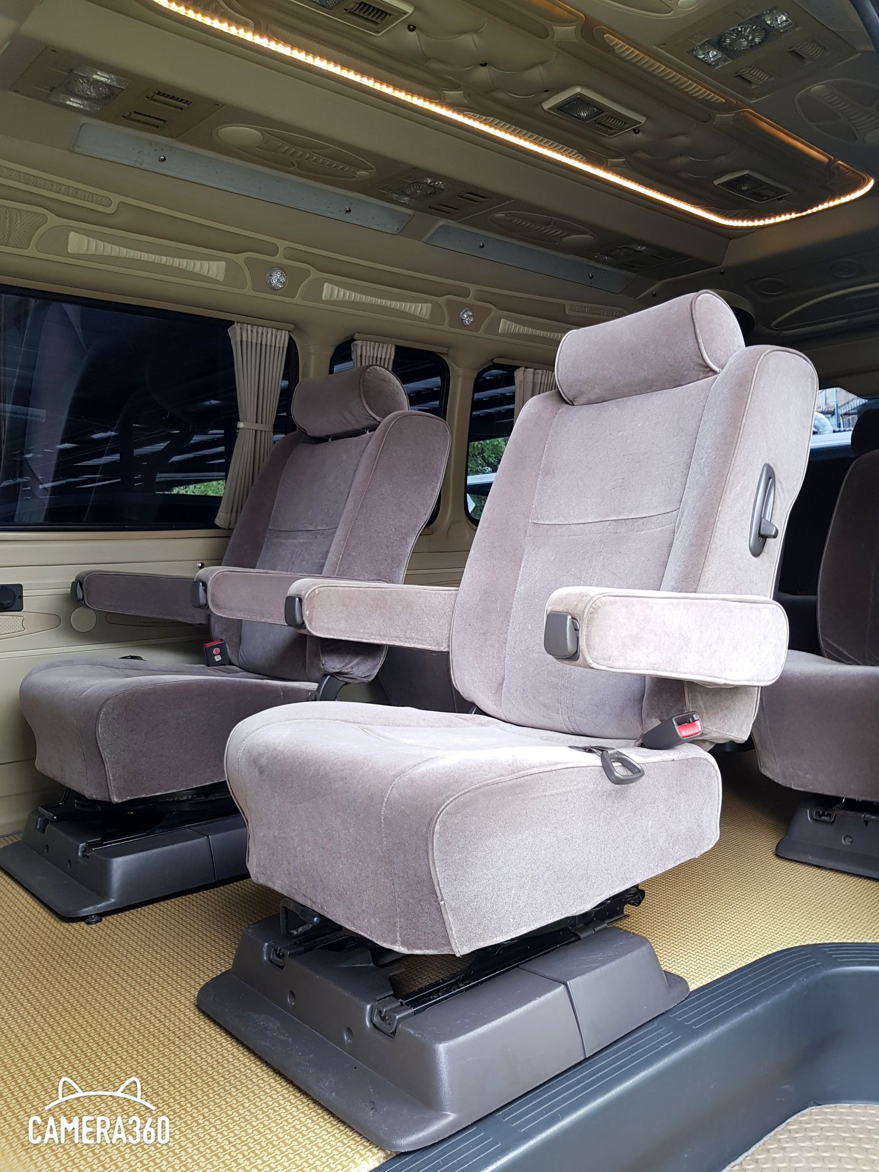 แกลเลอรี่ Toyota Commuter